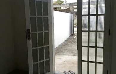 Imagem: A casa possui 1 Dormitório, 1 Banheiro, 1 Vaga na garagem