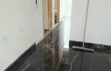 Imagem: A casa possui 5 Dormitórios, 3 Banheiros, 3 Vagas na garagem