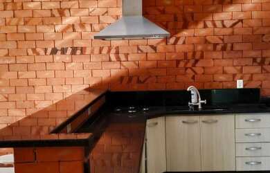 Imagem 7: Casa de esquina. Piscina, Churrasqueira, Guarda roupae515m² de Área