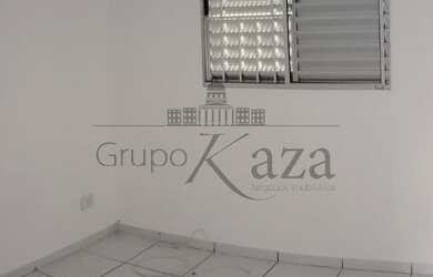 Imagem: A casa possui 3 Dormitórios, 1 Banheiro, 1 Vaga na garagem