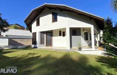 Imagem 2: Casa de esquina. Piscina, Churrasqueira, Guarda roupae515m² de Área