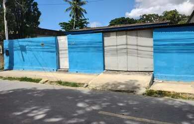 Imagem: A casa possui 3 Dormitórios, 2 Banheiros, 1 Vaga na garagem