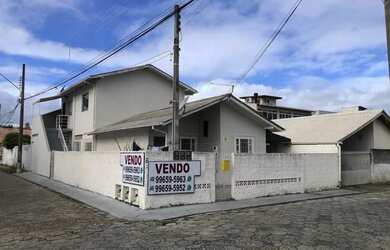 Imagem: A casa possui 5 Dormitórios e está localizado em Ponte do