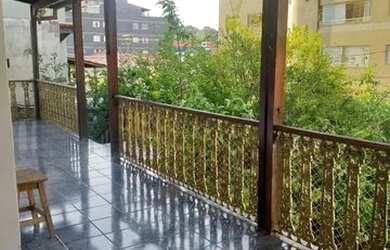 Imagem: A casa possui 4 Dormitórios, 4 Banheiros, 4 Vagas na garagem