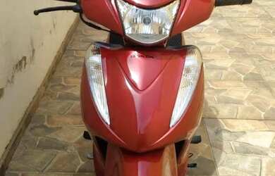 Imagem 2: Biz 125 ES. 