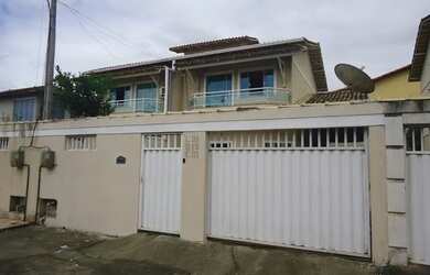 Imagem: A casa possui 2 Dormitórios, 2 Banheiros, 4 Vagas na garagem