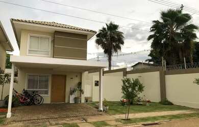 Imagem: A casa em condomínio possui 3 Dormitórios, 4 Banheiros, 3