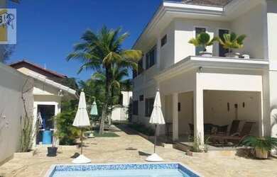 Imagem: A casa em condomínio possui 4 Dormitórios, 4 Banheiros, 4