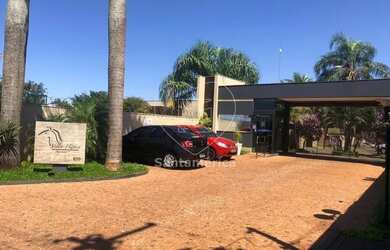 Imagem: A casa em condomínio possui 3 Dormitórios, 1 Banheiro, 2 Vagas