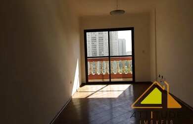 Imagem: O apartamento possui 3 Dormitórios, 1 Banheiro, 2 Vagas na