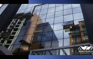 Imagem: O depósito possui 5 Vagas na garagem, 300m² de Área, Imóvel