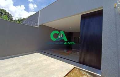 Imagem: A casa possui 3 Dormitórios, 4 Banheiros, 3 Vagas na garagem