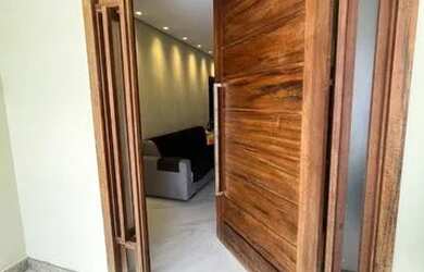 Imagem: A casa possui 3 Dormitórios, 3 Banheiros, 3 Vagas na garagem