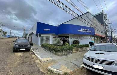 Imagem: O depósito possui 4 Vagas na garagem, 670m² de Área e está