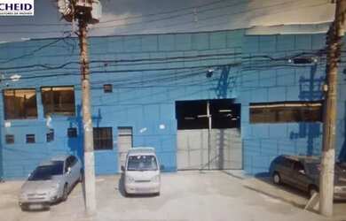 Imagem: O depósito possui 3 Vagas na garagem e 414m² de Área e está