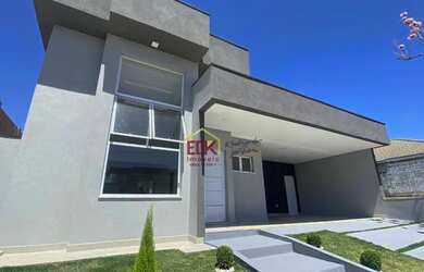 Imagem: A casa possui 3 Dormitórios, 4 Banheiros, 4 Vagas na garagem