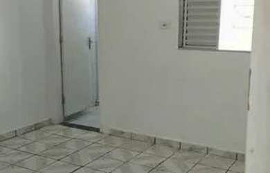 Imagem: A casa possui 1 Dormitório, 1 Banheiro e está localizado