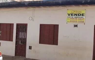 Imagem: A casa possui 5 Dormitórios, 4 Banheiros, 200m² de Área e