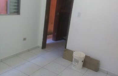 Imagem: A casa possui 1 Dormitório, 1 Banheiro e está localizado