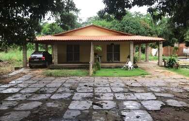 Imagem: A casa possui 5 Dormitórios, 5 Banheiros, 5 Vagas na garagem