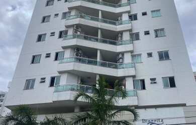 Imagem: O apartamento possui 3 Dormitórios, 1 Banheiro, 2 Vagas na