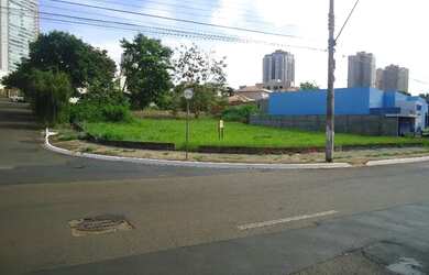 Imagem: O terreno possui 1.320m² de Área e está localizado em Jardim