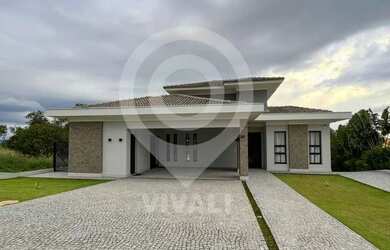 Imagem: A casa em condomínio possui 4 Dormitórios, 5 Banheiros, 4