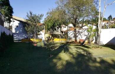 Imagem 4: Maravilhosa casa isolada no Condomínio Parque Paulistano, amplo terreno com jardim na fren