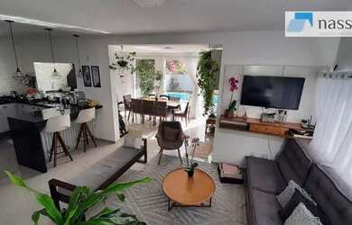 Imagem: A casa em condomínio possui 3 Dormitórios, 3 Banheiros, 4