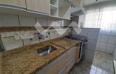 Imagem: O apartamento possui 2 Dormitórios, 1 Banheiro, 1 Vaga na garagem