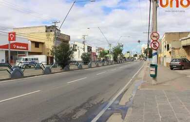 Imagem: A casa possui 4 Dormitórios, 4 Banheiros, 2 Vagas na garagem