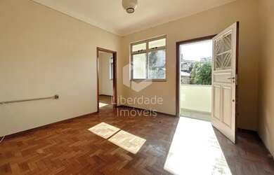 Imagem: O apartamento possui 4 Dormitórios, 2 Banheiros, 95m² de Área