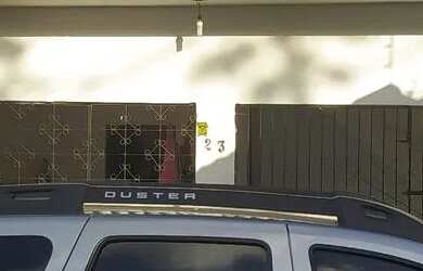 Imagem: A casa possui 3 Dormitórios e 1 Banheiro e está localizado