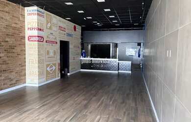 Imagem: O depósito possui 5 Vagas na garagem, 504m² de Área e está