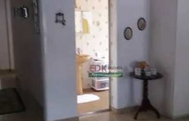 Imagem: A casa possui 3 Dormitórios, 4 Banheiros, 3 Vagas na garagem