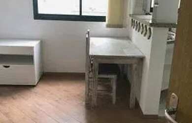 Imagem: O apartamento possui 1 Dormitório, 1 Banheiro, 1 Vaga na garagem