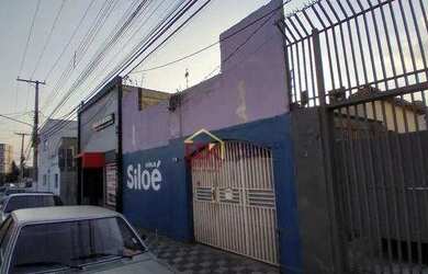 Imagem: A casa possui 3 Dormitórios, 3 Banheiros, 1 Vaga na garagem