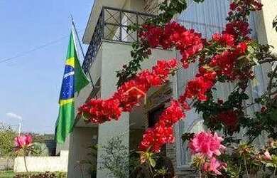 Imagem: A casa em condomínio possui 4 Dormitórios, 3 Banheiros, 4