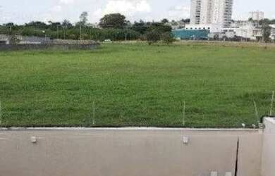 Imagem: A casa possui 4 Dormitórios, 5 Banheiros, 2 Vagas na garagem