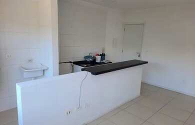 Imagem: O apartamento possui 2 Dormitórios, 1 Banheiro, 1 Vaga na garagem