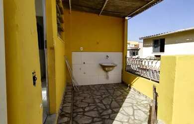 Imagem: A casa possui 3 Dormitórios, 1 Banheiro e está localizado