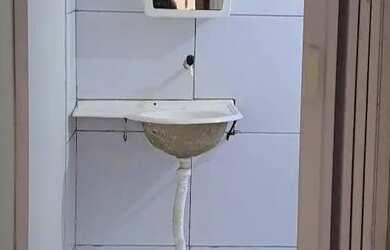 Imagem: A casa possui 2 Dormitórios, 1 Banheiro e está localizado