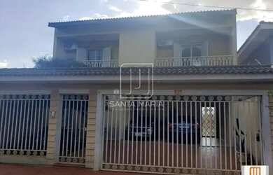 Imagem: O depósito possui 4 Vagas na garagem, 335m² de Área e está