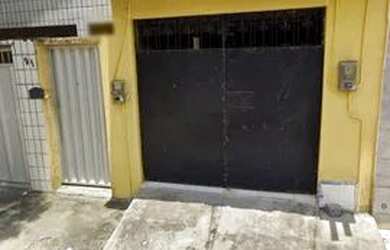 Imagem: A casa possui 2 Dormitórios, 3 Banheiros e 3 Vagas na garagem