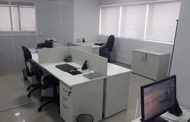 Imagem: O depósito possui 2 Vagas na garagem, 40m² de Área e está