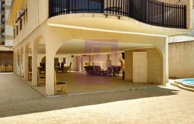 Imagem: A casa possui 5 Dormitórios, 5 Banheiros, 5 Vagas na garagem