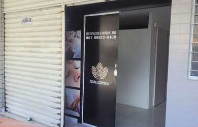 Imagem: O apartamento possui 3 Dormitórios, 1 Banheiro, 1 Vaga na garagem