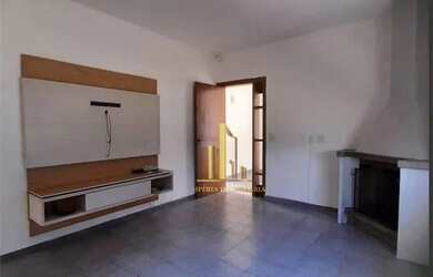 Imagem: A casa possui 3 Dormitórios, 4 Banheiros, 3 Vagas na garagem