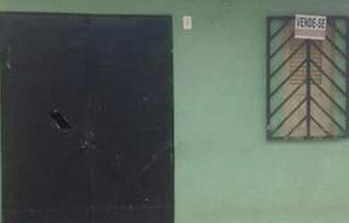 Imagem: A casa possui 2 Dormitórios, 1 Banheiro e está localizado