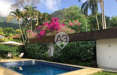 Imagem: A casa em condomínio possui 5 Dormitórios, 5 Banheiros, 4